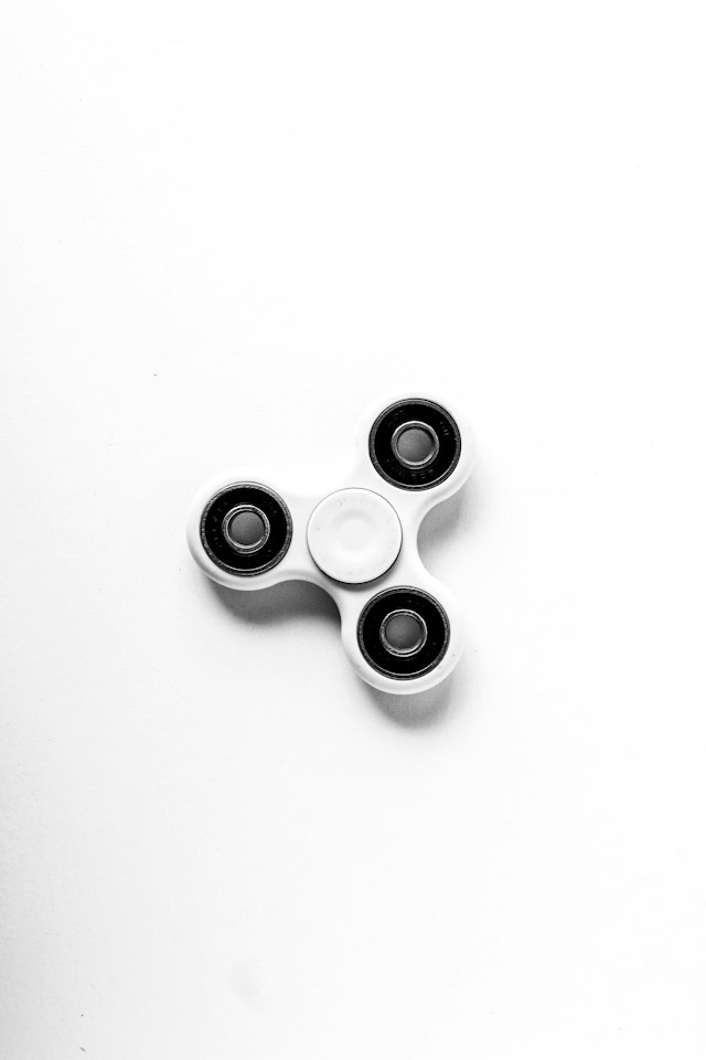 Fidget spinner